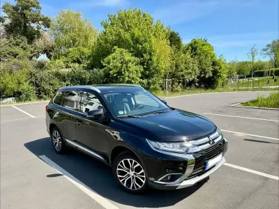 Begagnad Mitsubishi Outlander Top 150 HK (110 kW) 2018 Svart SUV