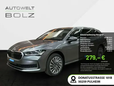 Neu Skoda Superb SportLine 193 PS (141 kW) 2025 Grau Kombi