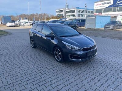 Gebraucht Kia Ceed Spirit 135 PS (99 kW) 2016 Grau Kleinwagen