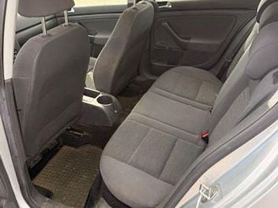 Usata VW Golf V Comfortline 102 CV (75 kW) 2007 Argento Berlina