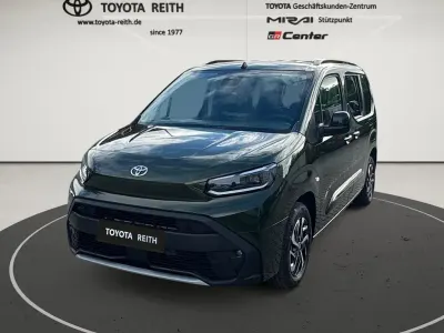 Neu Toyota Proace Verso City 131 PS (96 kW) 2026 Grün Kombi