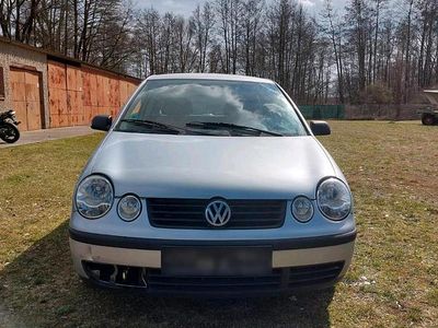 Gebraucht VW Polo 54 PS (39 kW) 2002 Silber Kleinwagen
