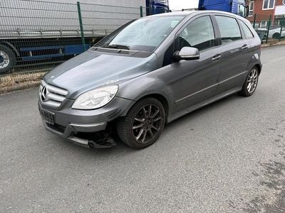 Gebraucht Mercedes B200 135 PS (99 kW) 2008 Grau Van / Kleinbus