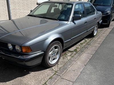 Usata BMW 730 Basis 188 CV (138 kW) 1991 Grigio Berlina