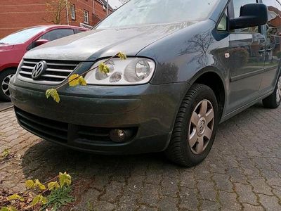 Second-hand VW Caddy Life 80 CP (58 kW) 2009 Gri Monovolum