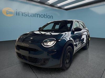 Neu Fiat 600 101 PS (74 kW) 2025 Grün SUV