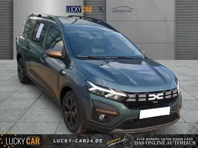 Neu Dacia Jogger Extreme 110 PS (80 kW) 2025 Zedergrün Van / Kleinbus
