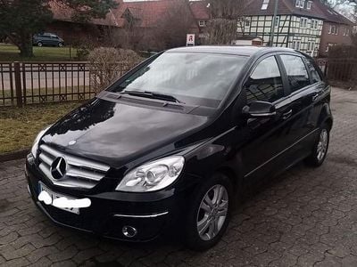 Gebraucht Mercedes B180 109 PS (80 kW) 2010 Schwarz Van / Kleinbus