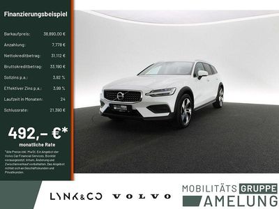 Weiß Gebraucht 2023 Volvo V60 CC Plus Kombi | 38.890 € (Fairer Preis)