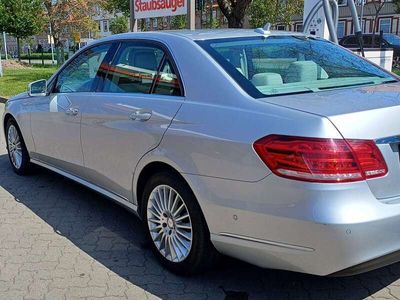 Mercedes E200