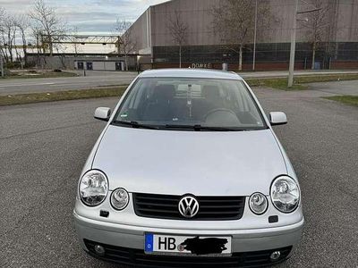 Używany VW Polo 75 KM (55 kW) 2002 Szary Sedan/Limuzyna