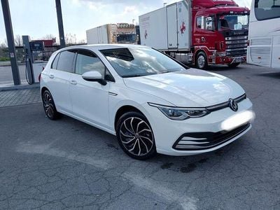 Gebraucht VW Golf VIII United 131 PS (96 kW) 2022 Weiß Limousine