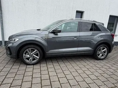 Gebraucht VW T-Roc R-line 150 PS (110 kW) 2024 Grau (indiumgrau) SUV