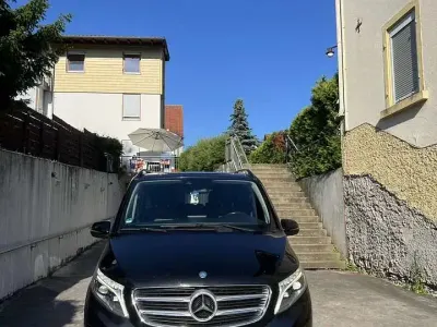Gebraucht Mercedes V250 Avantgarde Edition 190 PS (139 kW) 2017 Schwarz Van / Kleinbus