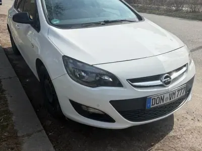 Occasion Opel Astra Selection 110 ch (80 kW) 2014 Blanc Berline