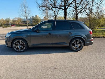 Second-hand Audi SQ7 Exclusive 435 CP (319 kW) 2019 Gri SUV