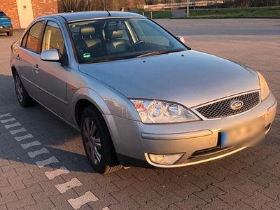 Gebraucht Ford Mondeo 145 PS (106 kW) 2003 Silber Limousine