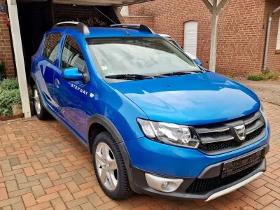 Gebraucht Dacia Sandero Lauréate 90 PS (66 kW) 2014 Blau Limousine