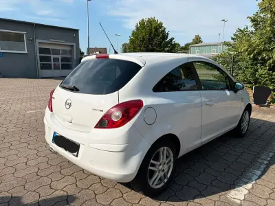 Gebraucht Opel Corsa 95 PS (69 kW) 2012 Weiß Kleinwagen