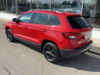 Gebraucht Skoda Karoq Drive 150 PS (110 kW) 2020 Rot SUV