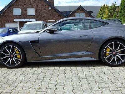 Grau (metallic) Gebraucht 2016 Jaguar F-Type SVR Coupé | 78.900 €