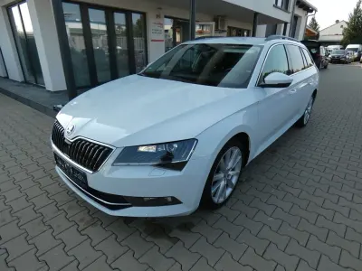 Gebraucht Skoda Superb Ambition 150 PS (110 kW) 2016 Weiß Kombi