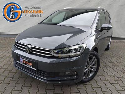 Grau Gebraucht 2024 VW Touran Comfortline Van / Kleinbus | 38.490 € (Teuer)