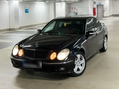 Gebraucht Mercedes E220 150 PS (110 kW) 2004 Schwarz Limousine