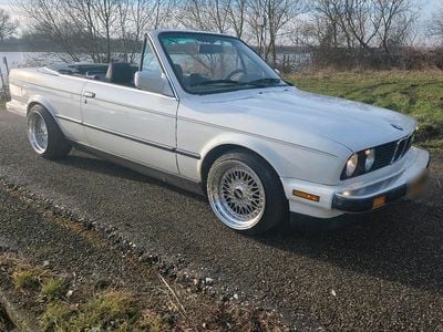 Gebraucht BMW 325 Cabriolet Performance 171 PS (125 kW) 1987 Weiß Cabrio