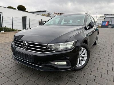 Gebraucht VW Passat R 122 PS (89 kW) 2022 Schwarz Kombi
