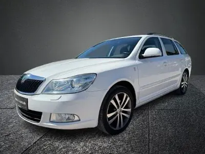 Gebraucht Skoda Octavia Family 122 PS (89 kW) 2012 Weiß Kombi