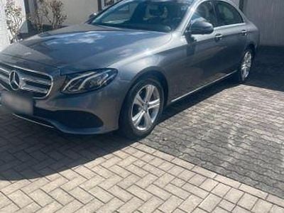Gebraucht Mercedes E220 Avantgarde 194 PS (142 kW) 2016 Grau Limousine