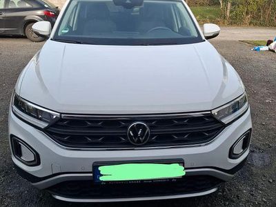 Gebraucht VW T-Roc Life 110 PS (80 kW) 2023 Weiß SUV