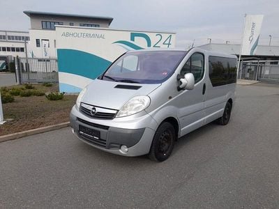 Second-hand Opel Vivaro 114 CP (83 kW) 2012 Argintiu Monovolum