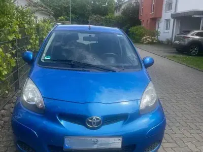 Używany Toyota Aygo 68 KM (50 kW) 2009 Niebieski Hatchback