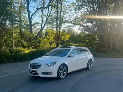 Usata Opel Insignia Sport 250 CV (183 kW) 2012 Bianco Station wagon