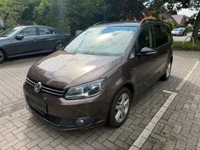 Gebraucht VW Touran Match 140 PS (102 kW) 2012 Braun Van / Kleinbus