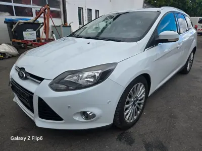 Gebraucht Ford Focus Titanium 150 PS (110 kW) 2012 Weiß Limousine