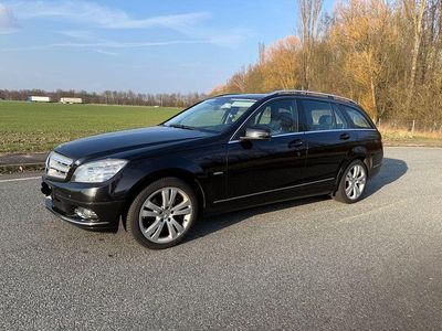 Gebraucht Mercedes C220 170 PS (125 kW) 2009 Schwarz Kombi