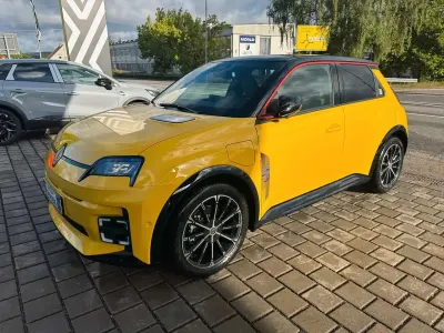 Neu Renault 5 E-Tech Iconic 110 kW (150 PS) 2026 Pop yellow mit black pearl Kleinwagen