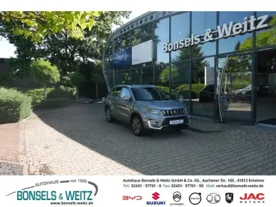 Gebraucht Suzuki Vitara Comfort 116 PS (85 kW) 2024 Grau metallic SUV