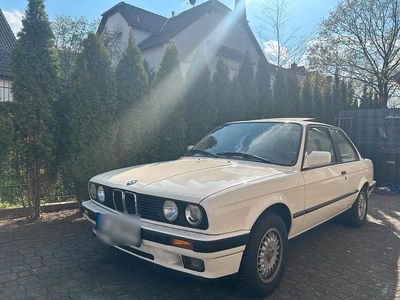 Gebraucht BMW 318 116 PS (85 kW) 1989 Weiß Coupé