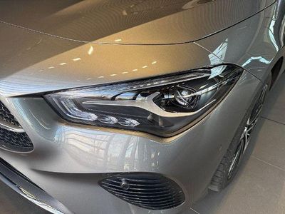 Gebraucht Mercedes CLA180 Shooting Brake 116 PS (85 kW) 2024 Grau Kombi