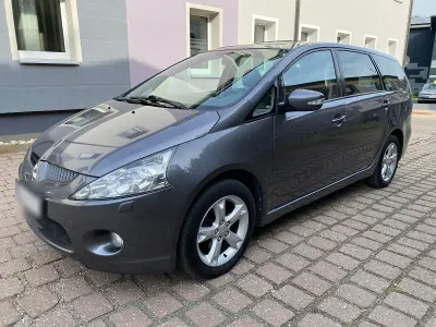 Gebraucht Mitsubishi Grandis Intense 140 PS (102 kW) 2009 Grau Van / Kleinbus
