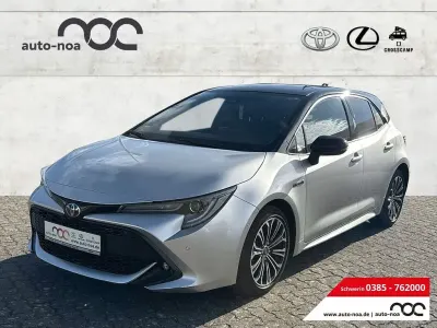 Gebraucht Toyota Corolla Hybrid Club 184 PS (135 kW) 2019 Silber Limousine