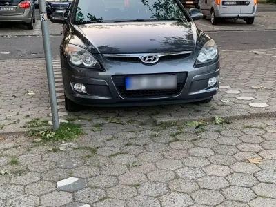 Gebraucht Hyundai i30 109 PS (80 kW) 2009 Grau Kleinwagen