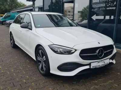 Gebraucht Mercedes C200 Avantgarde 163 PS (119 kW) 2023 Polarweiss Kombi