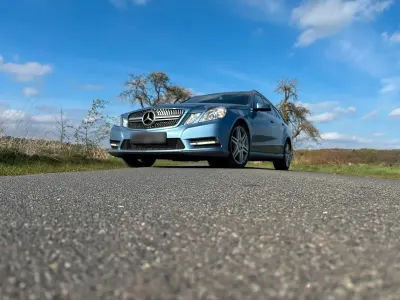 Gebraucht Mercedes E200 136 PS (100 kW) 2012 Blau Kombi