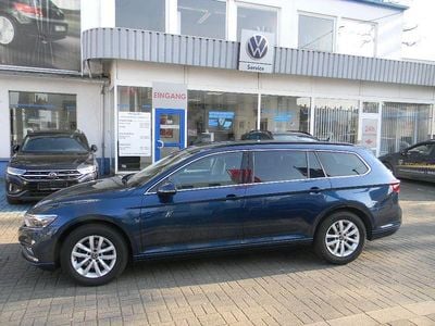 Gebraucht VW Passat Business 150 PS (110 kW) 2024 Blau Kombi