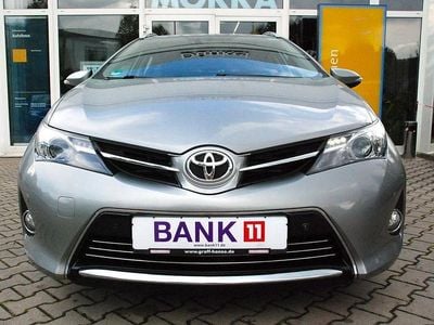 Gebraucht Toyota Auris Executive 124 PS (91 kW) 2014 Grau Limousine